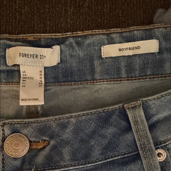 Forever 21 Light Blue Boyfriend Jeans - Picture 3 of 6